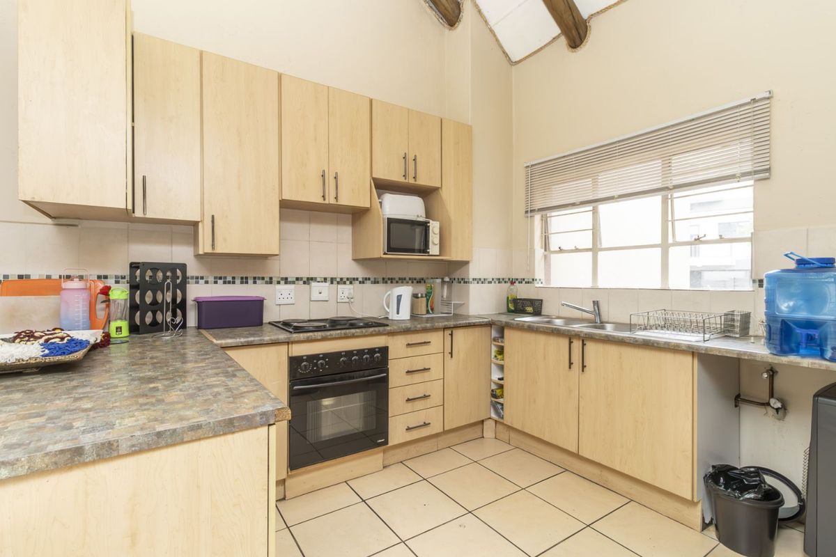 Townhouse For Sale in Ferndale - Photo 2