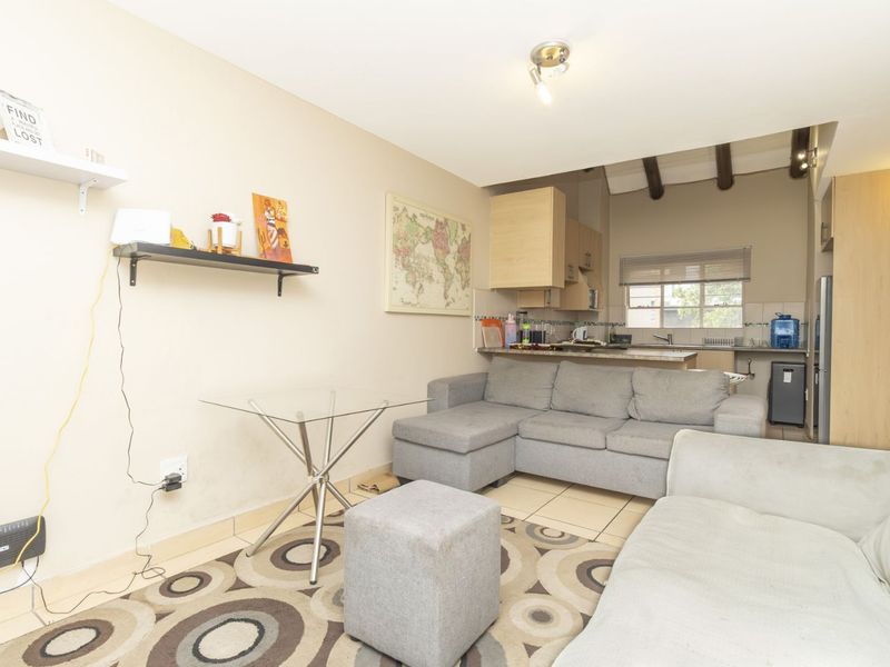 Townhouse For Sale in Ferndale - Photo 7