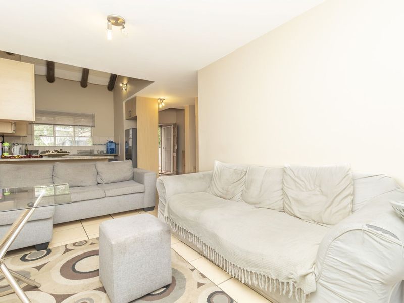 Townhouse For Sale in Ferndale - Photo 6