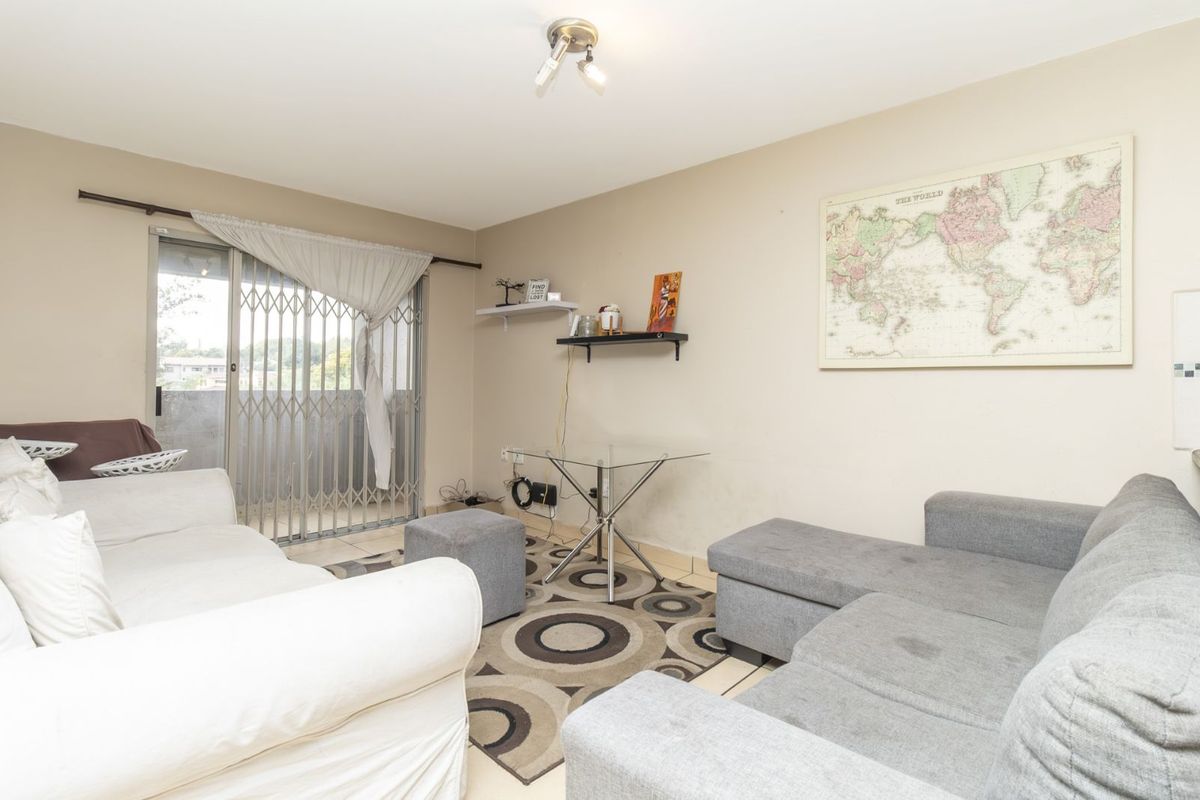 Townhouse For Sale in Ferndale - Photo 5
