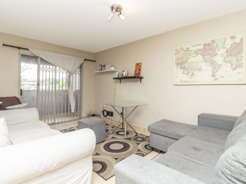 Townhouse For Sale in Ferndale - Photo 5