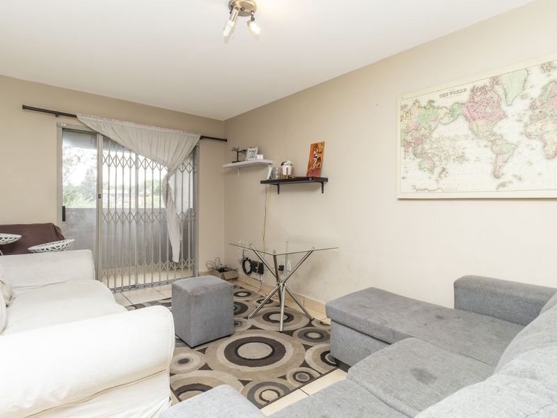 Townhouse For Sale in Ferndale - Photo 4