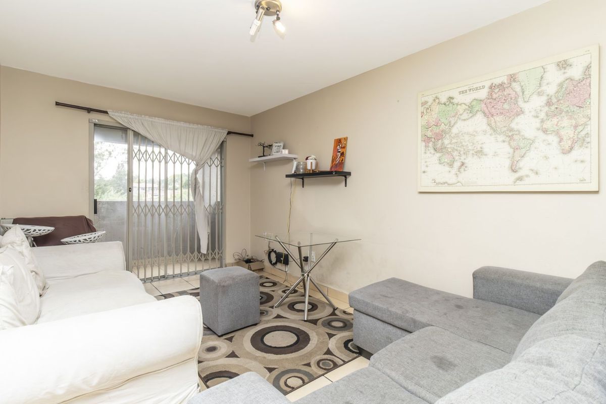 Townhouse For Sale in Ferndale - Photo 4