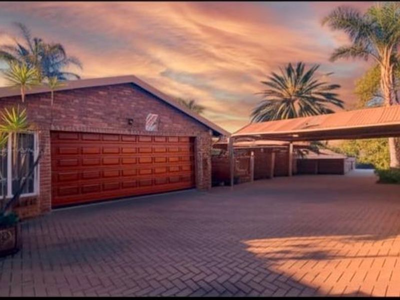 House For Sale in Wierda Park - Photo 2