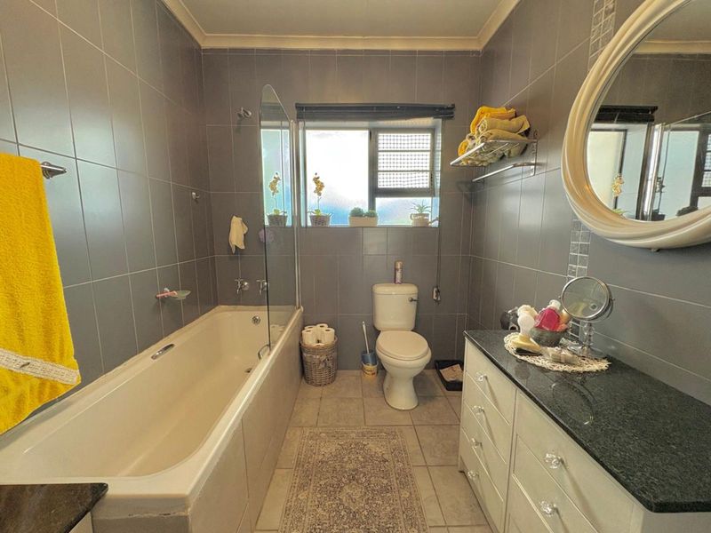 House For Sale in Dana Bay - Photo 5