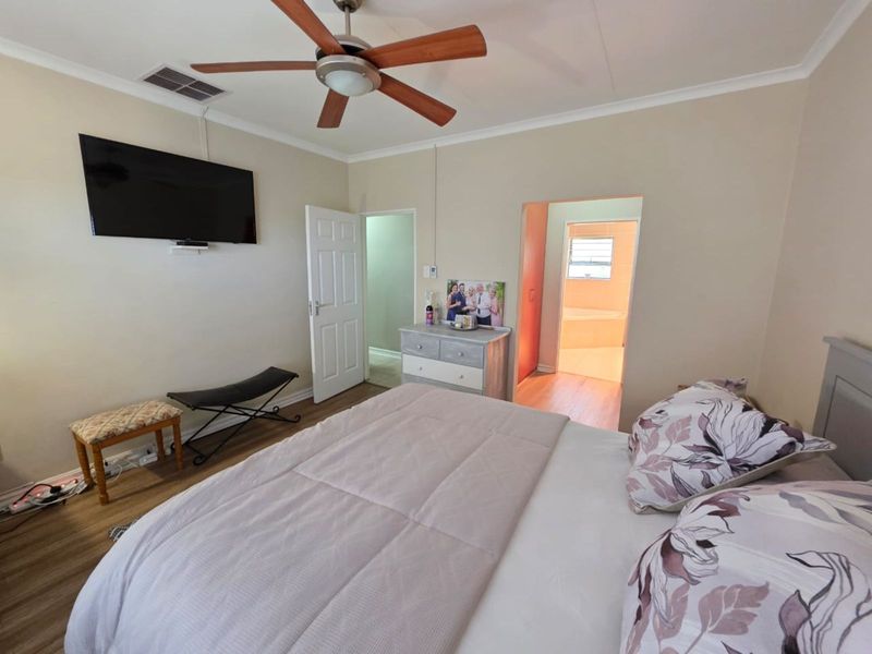 House For Sale in Hillcrest - Photo 10