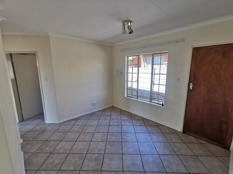 Townhouse For Sale in Rooihuiskraal North - Photo 8