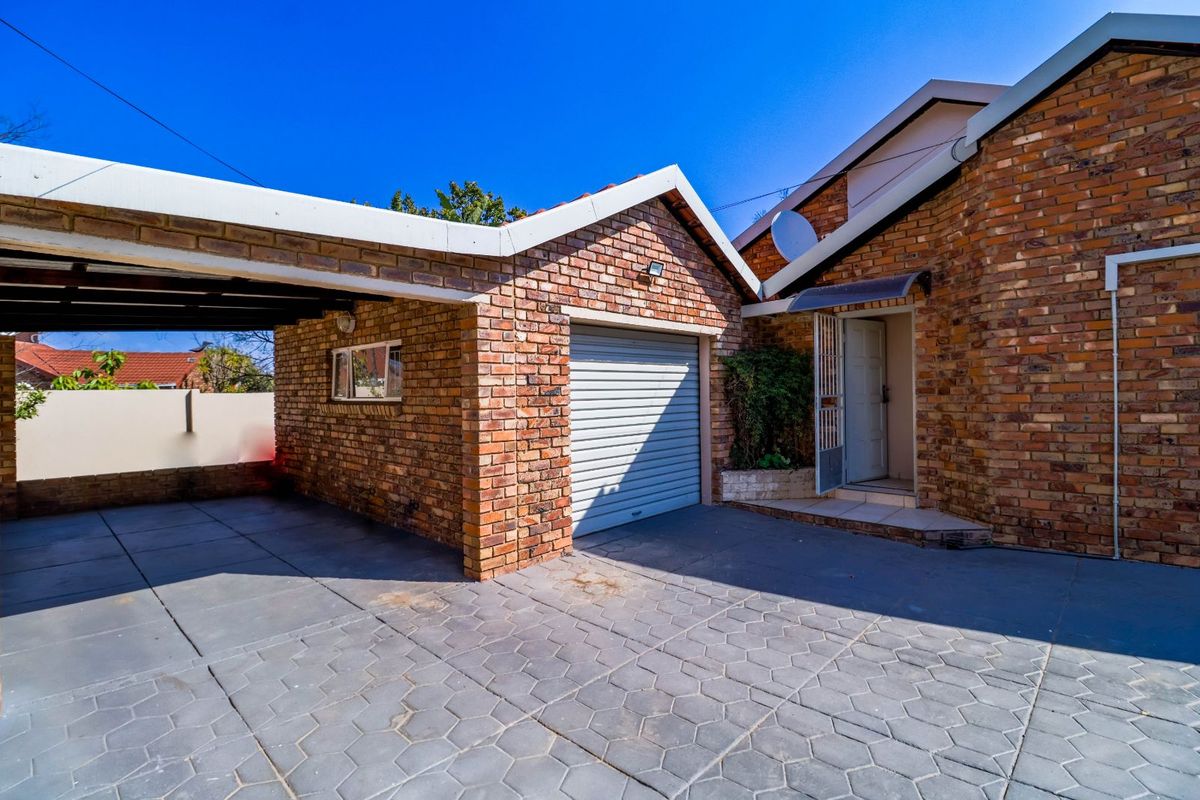 House For Sale in The Reeds - Photo 2