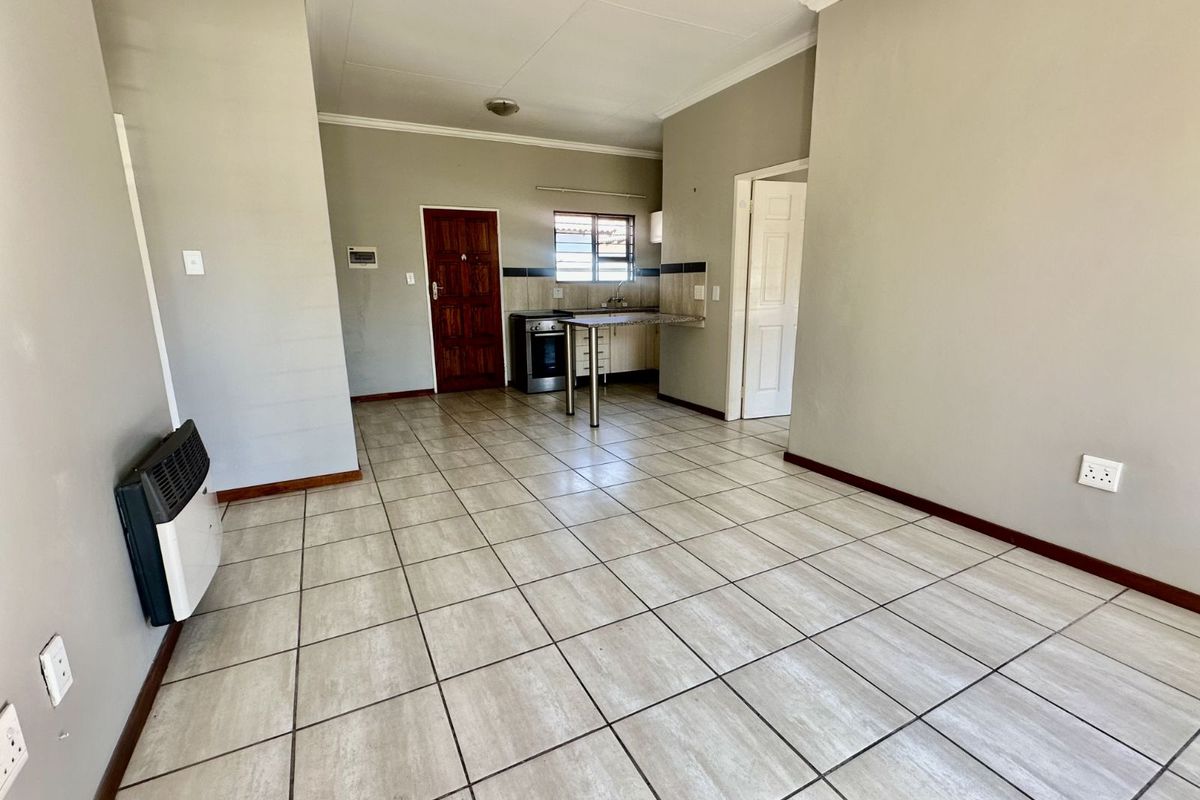 Townhouse For Sale in Terra Nova - Photo 4