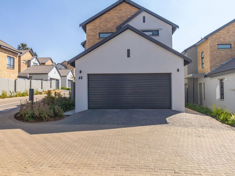 Cluster For Sale in Fourways - Photo 3