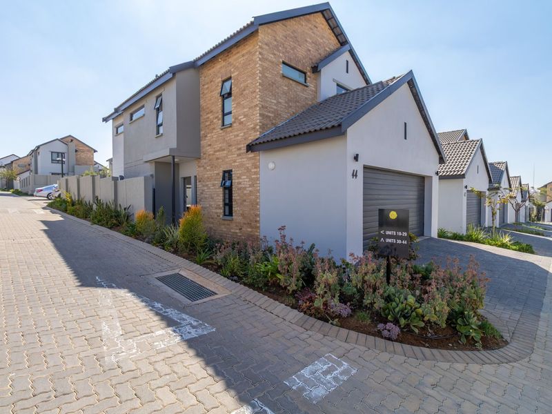 Cluster For Sale in Fourways - Photo 2