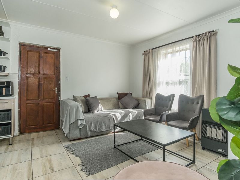 House For Sale in Kleinbegin - Photo 2