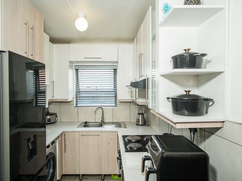 House For Sale in Kleinbegin - Photo 3