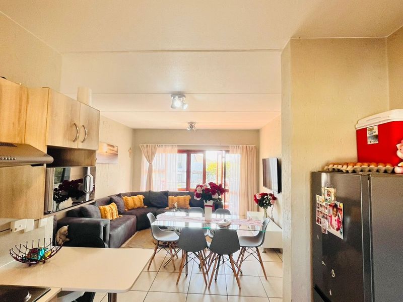 Apartment For Sale in Douglasdale - Photo 8