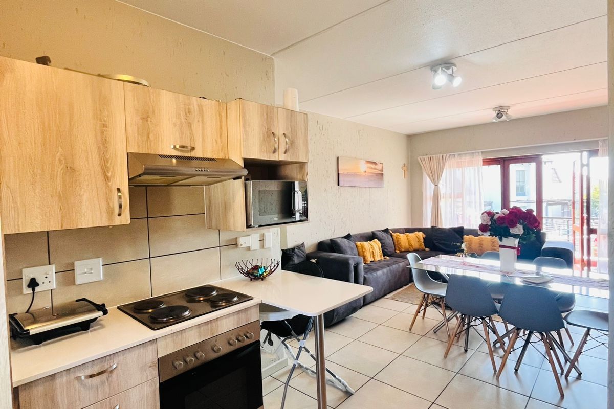 Apartment For Sale in Douglasdale - Photo 4