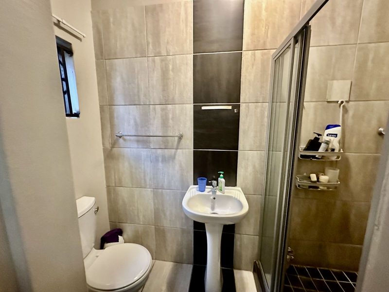 Townhouse For Sale in Terra Nova - Photo 9