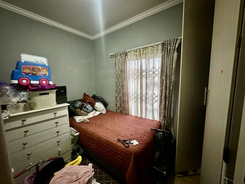 Townhouse For Sale in Terra Nova - Photo 6