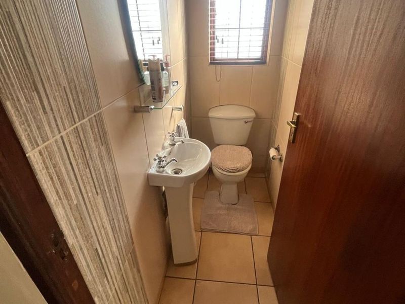 Townhouse For Sale in Meyerspark - Photo 10