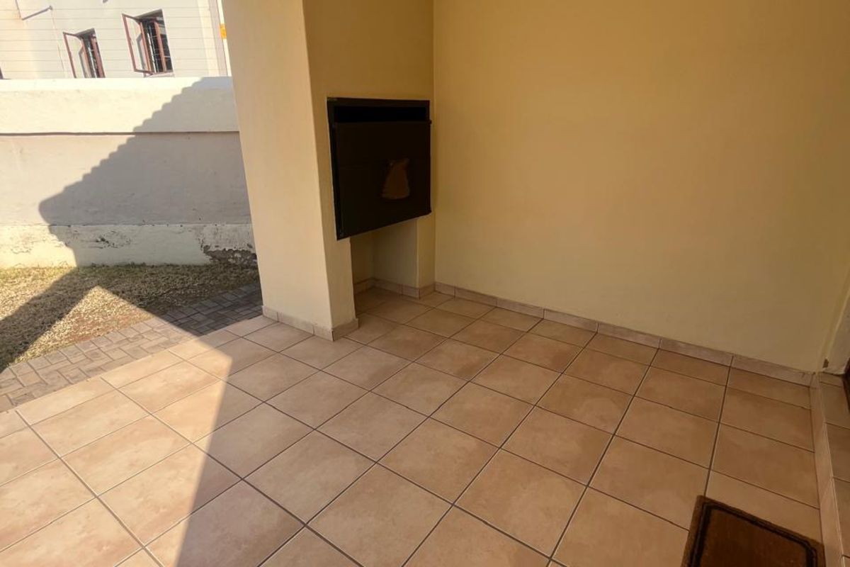 Townhouse For Sale in Meyerspark - Photo 4