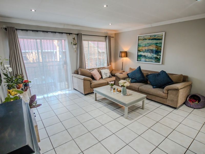 Townhouse For Sale in Amberfield Heights - Photo 6