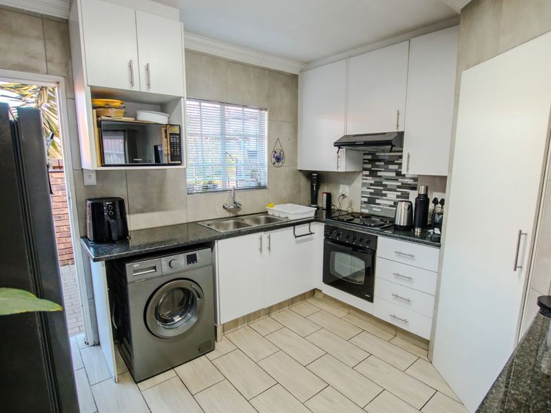 Townhouse For Sale in Amberfield Heights - Photo 7