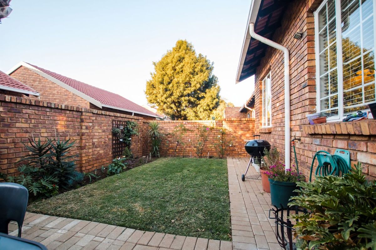 Townhouse For Sale in Amberfield Heights - Photo 4