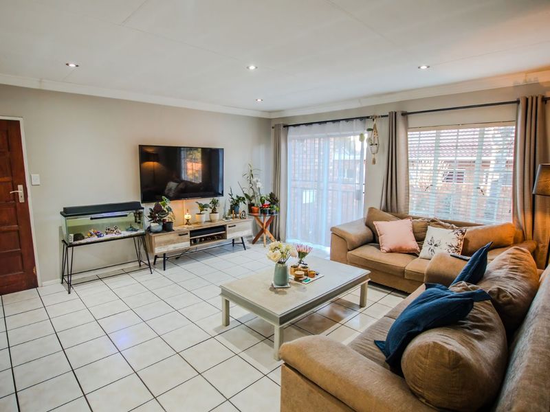 Townhouse For Sale in Amberfield Heights - Photo 5