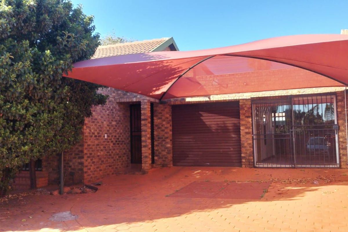 House For Sale in Dorandia - Photo 2