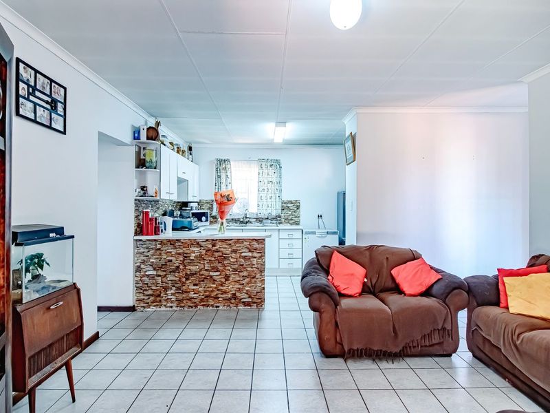 House For Sale in Dorandia - Photo 4