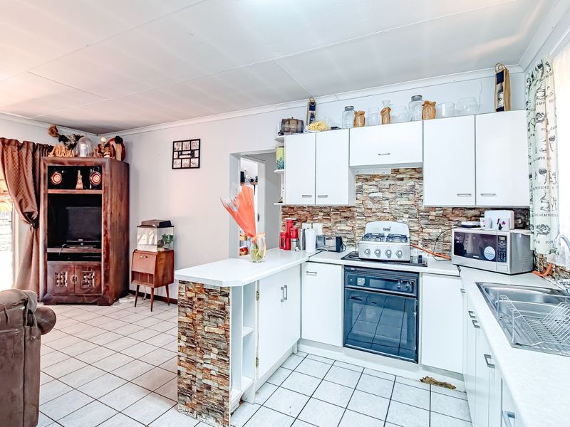 House For Sale in Dorandia - Photo 8