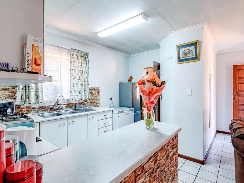 House For Sale in Dorandia - Photo 6