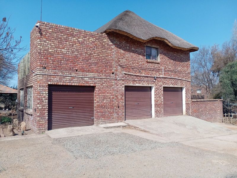 House For Sale in Christiana Central - Photo 2