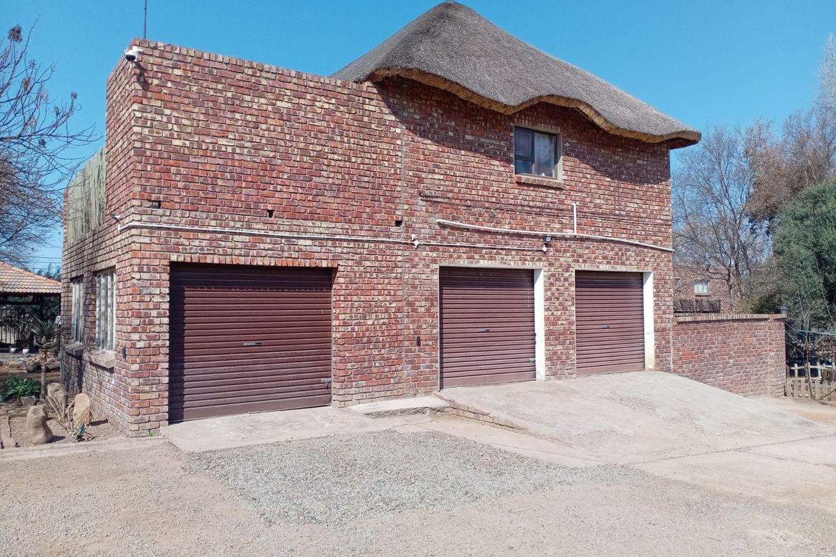 House For Sale in Christiana Central - Photo 2