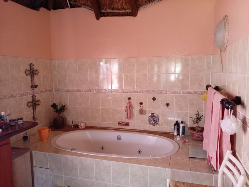 House For Sale in Christiana Central - Photo 6