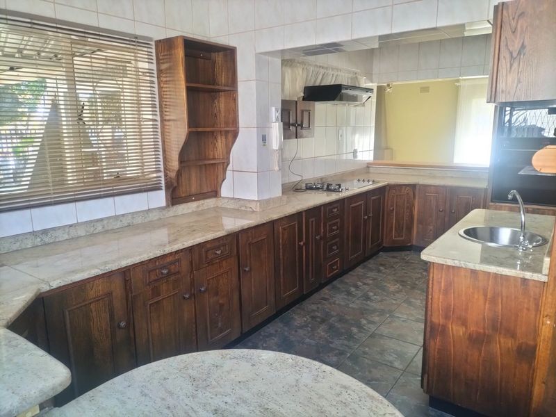 House For Sale in Northmead - Photo 6