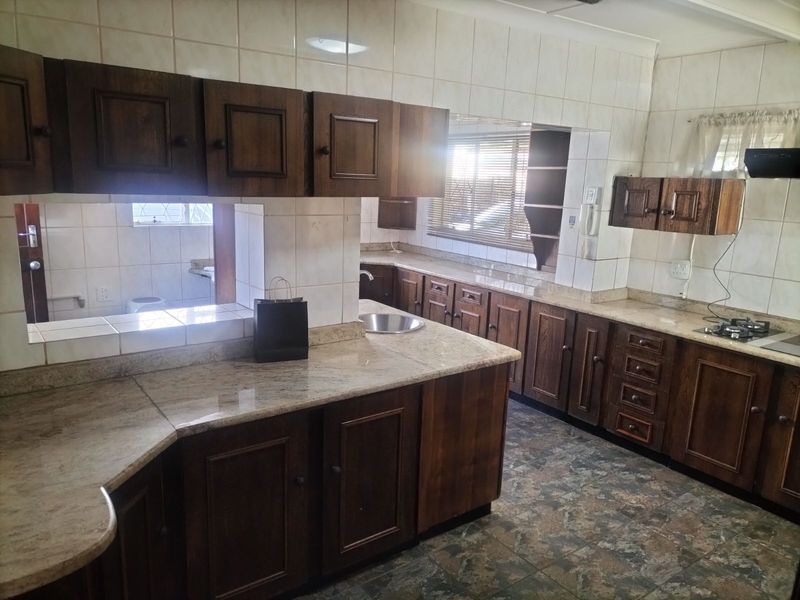 House For Sale in Northmead - Photo 8