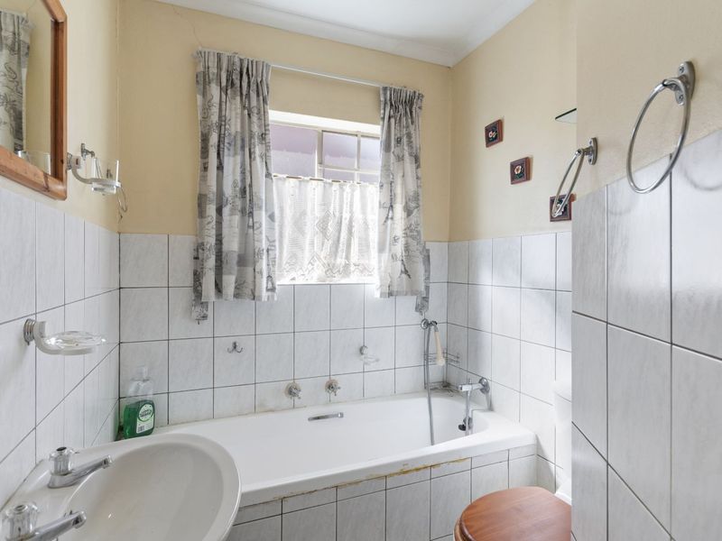 Townhouse For Sale in Weltevreden Park - Photo 9