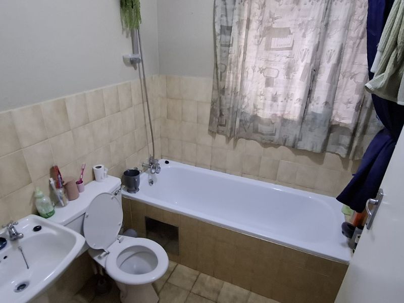 Townhouse For Sale in Medi Park - Photo 7