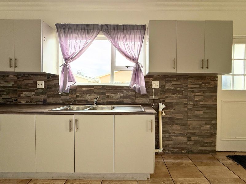 House For Sale in Pearly Beach - Photo 7