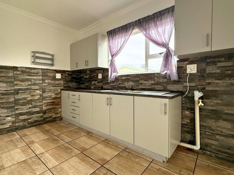 House For Sale in Pearly Beach - Photo 6