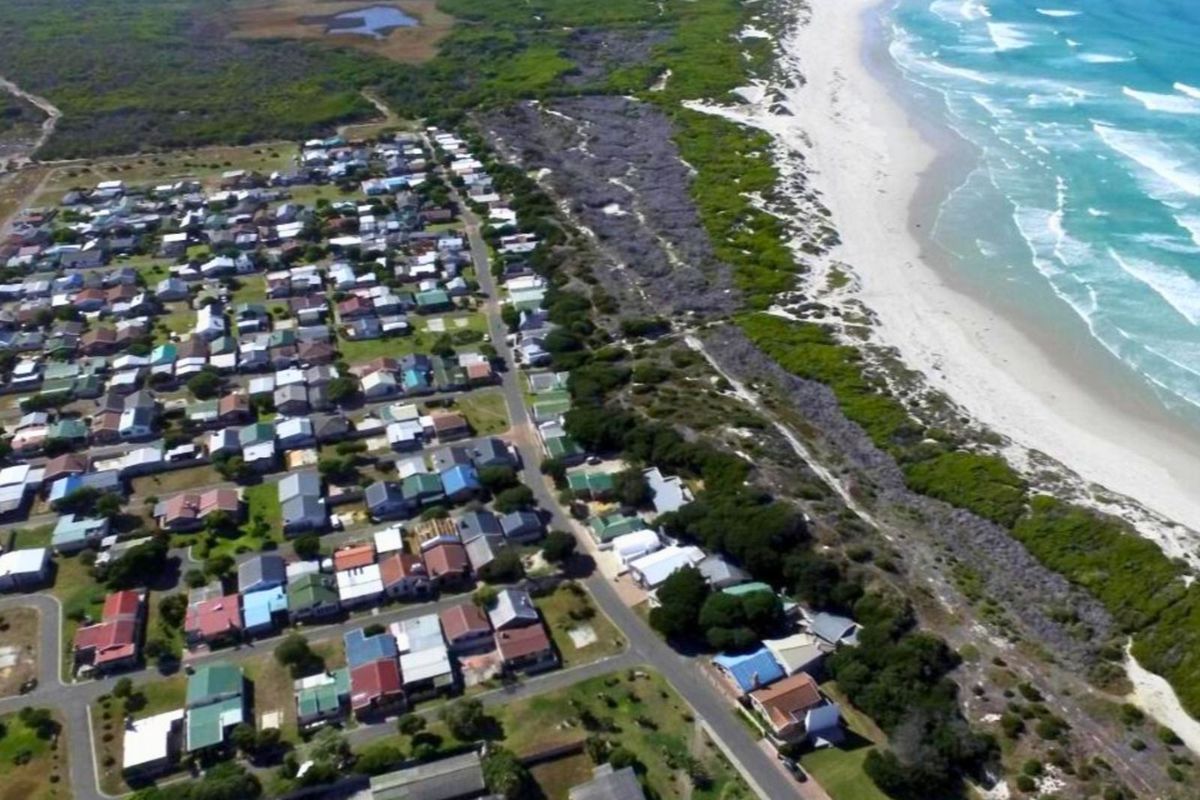 House For Sale in Pearly Beach - Photo 2