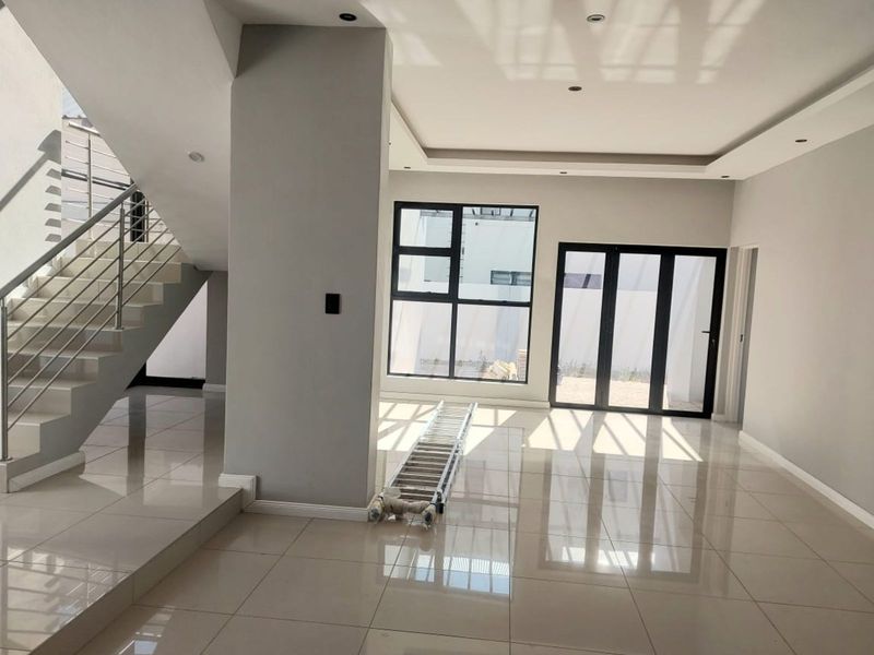 House For Sale in Six Fountains Residential Estate - Photo 4