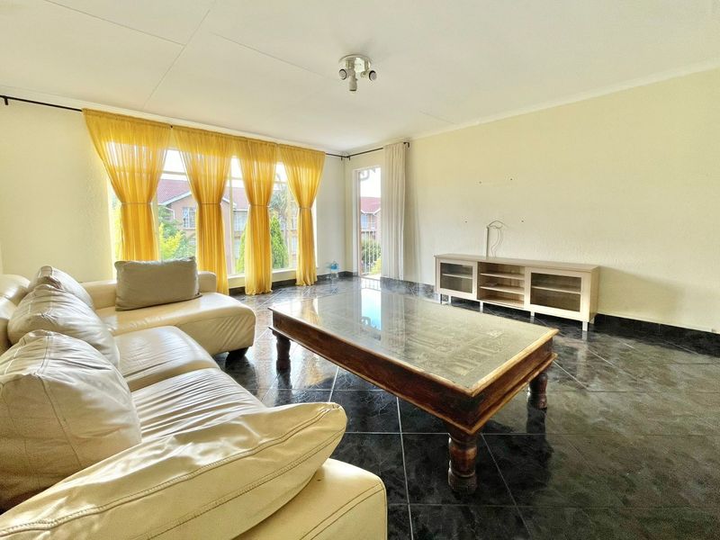 Apartment For Sale in Florida - Photo 2