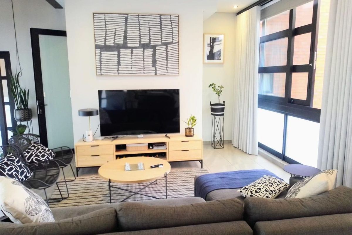 Apartment For Sale in Menlo Park - Photo 3