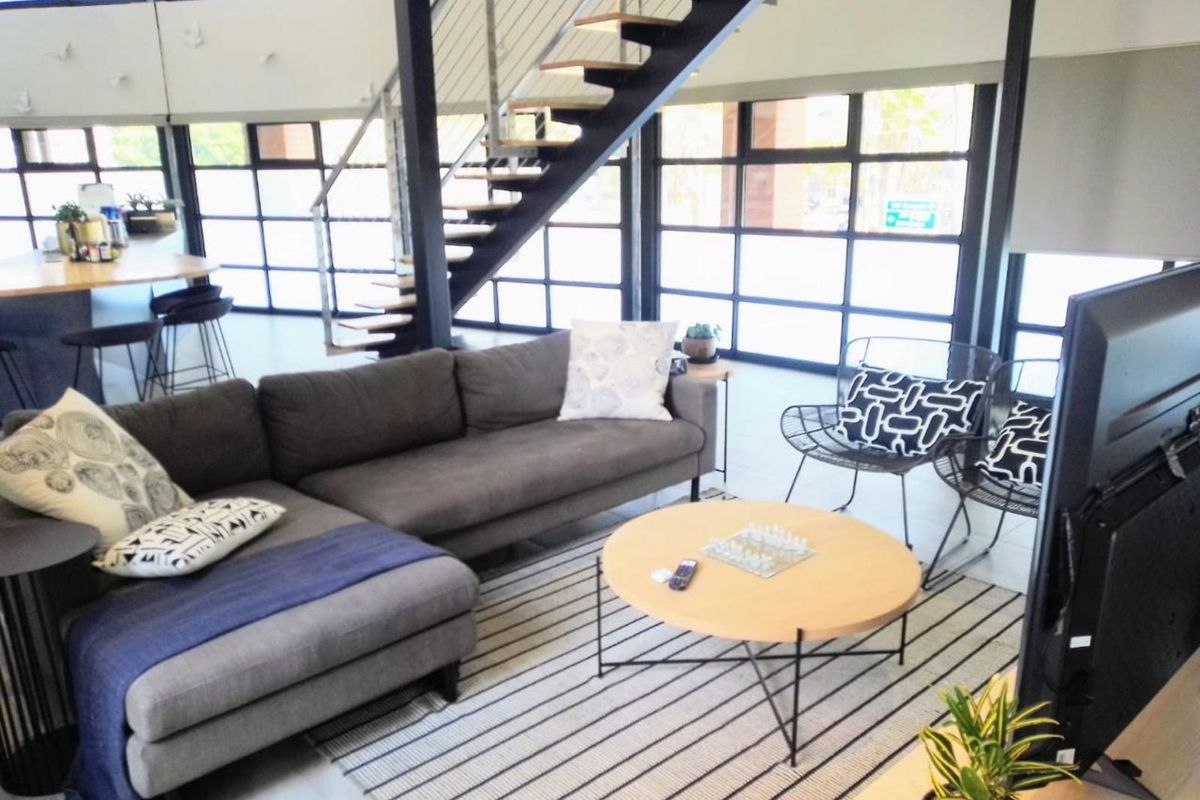 Apartment For Sale in Menlo Park - Photo 4