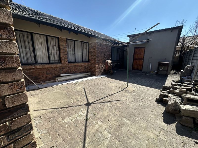 House For Sale in Embalenhle - Photo 3