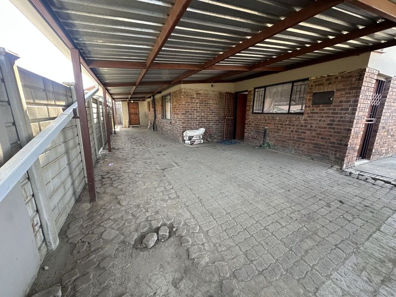 House For Sale in Embalenhle - Photo 2