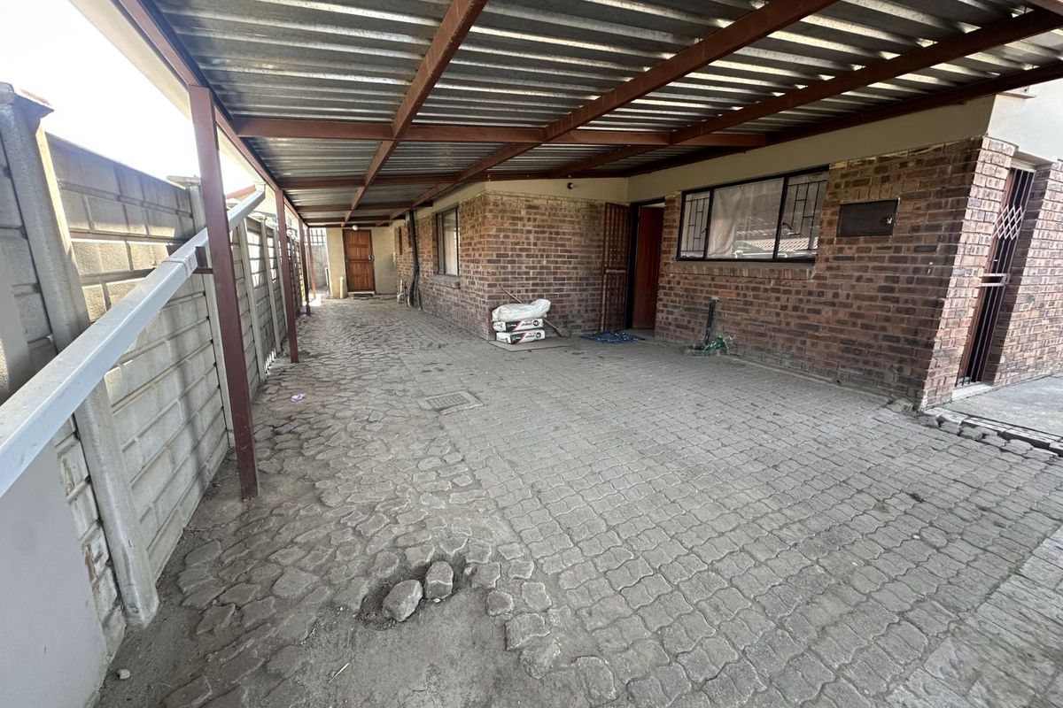 House For Sale in Embalenhle - Photo 2