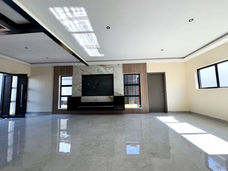 House For Sale in Ferndale - Photo 10