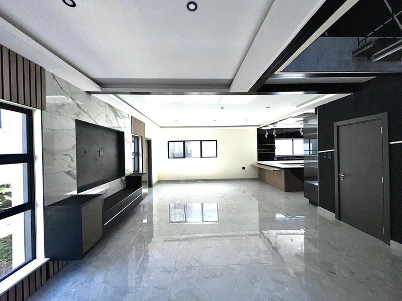 House For Sale in Ferndale - Photo 8